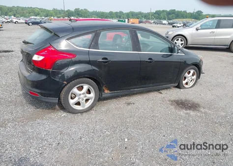 2012 Ford Focus Titanium z USA, uszkodzony, nr VIN 1FAHP3N28CL225852